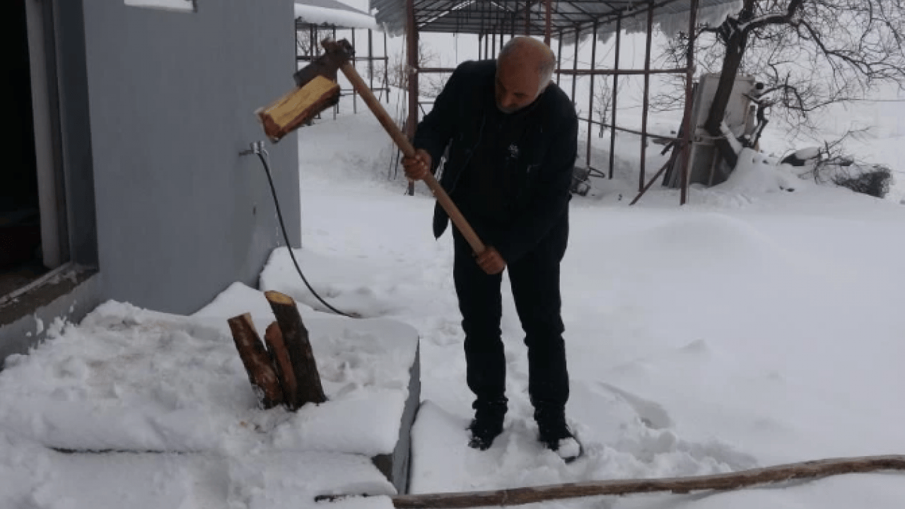 Foto - O köyde sadece muhtar ve ailesi yaşıyor