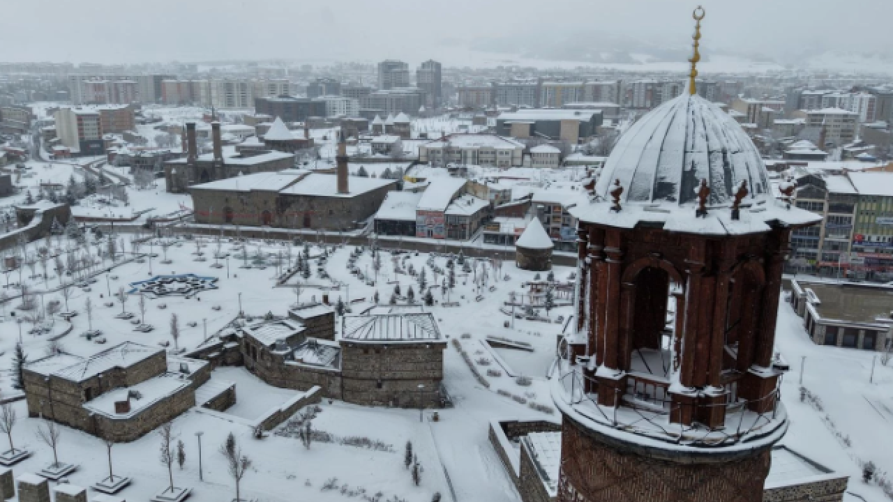 Foto - O şehir kara teslim oldu! 815 mahalleye ulaşım durdu