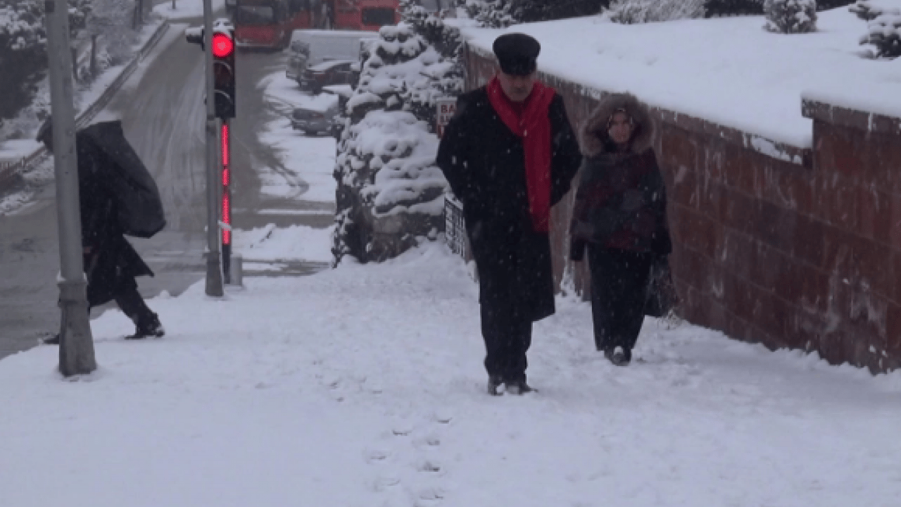 Foto - O şehir kara teslim oldu! 815 mahalleye ulaşım durdu