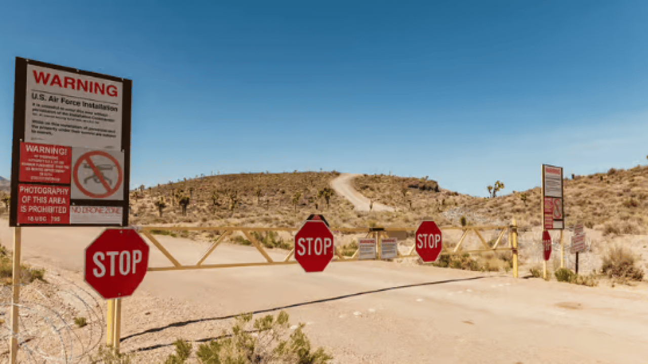 Foto - Obama'dan çarpıcı 51. bölge açıklaması: Uzaylılar gerçek!
