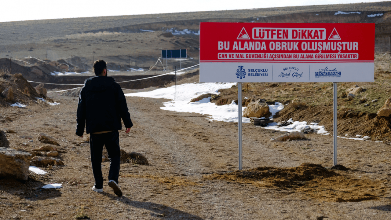 Foto - Obruk sayısı 700'e ulaştı! İklim değişti, sular çekildi, toprak çöktü: Uzmanından korkutan uyarı