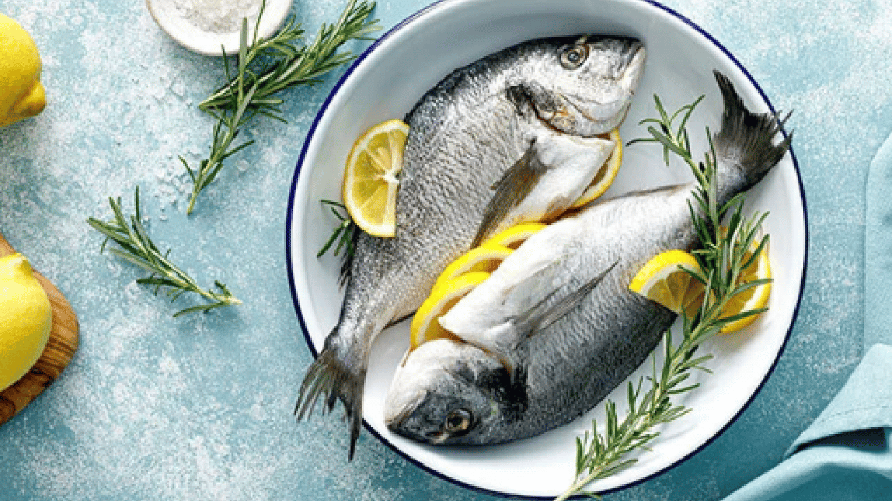 Oda spreyi kullanmaya gerek yok! Mutfağa sinen balık kokusunu gideren yöntem