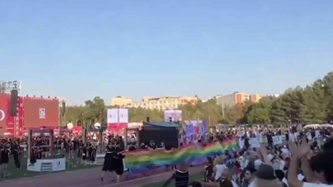 Foto - ODTÜ'de rezil anlar: Ayet olunca engel, LGBT olunca alkış