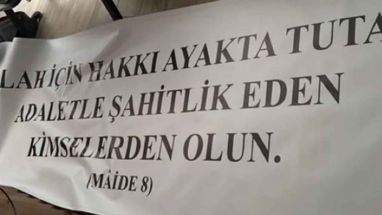 Foto - ODTÜ'de rezil anlar: Ayet olunca engel, LGBT olunca alkış