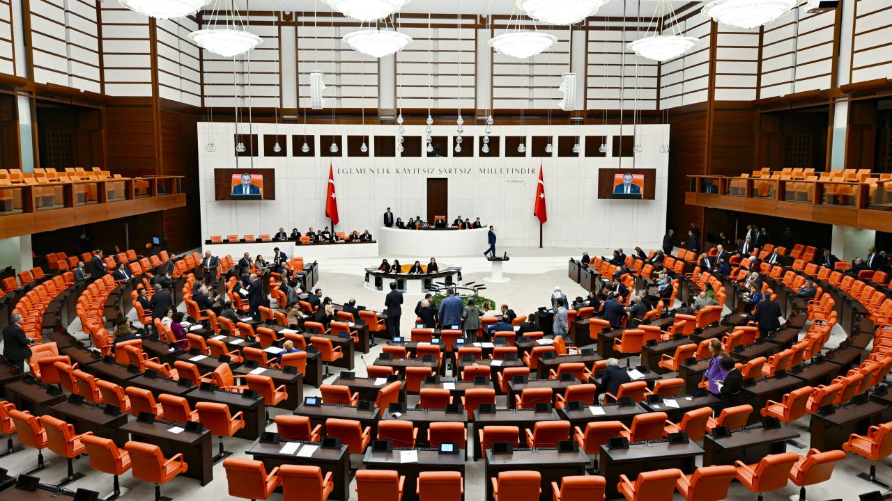 Foto - Öğrenci affı Meclis'in gündeminde! Kimler üniversiteye geri dönebilecek?