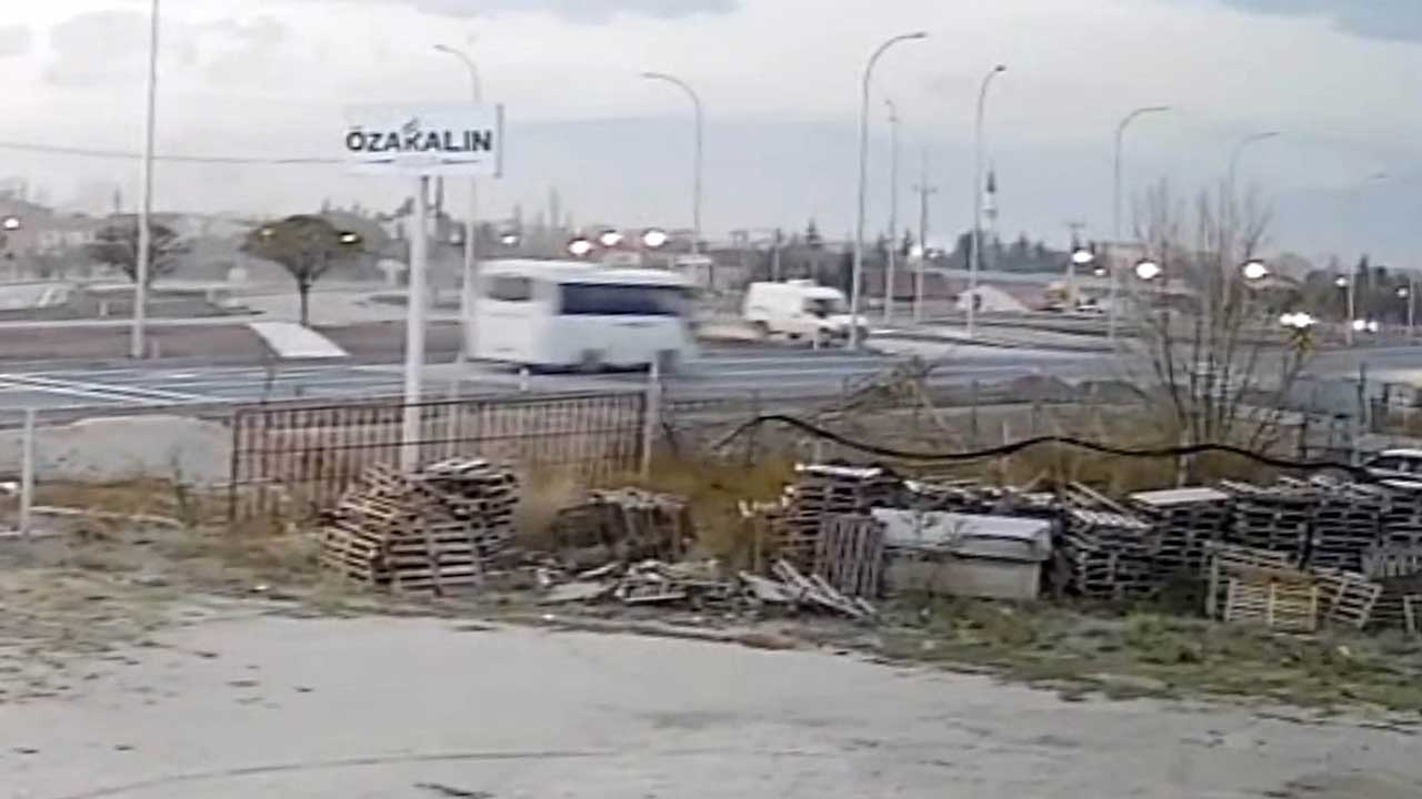 Foto - Öğrenci servisi kaza yaptı! Çok sayıda yaralı var