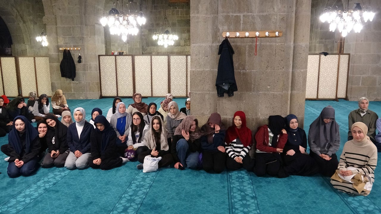Foto - Öğrenciler tarihi mirası yaşayarak öğreniyor! 4 yılda 100 cami gezdiler
