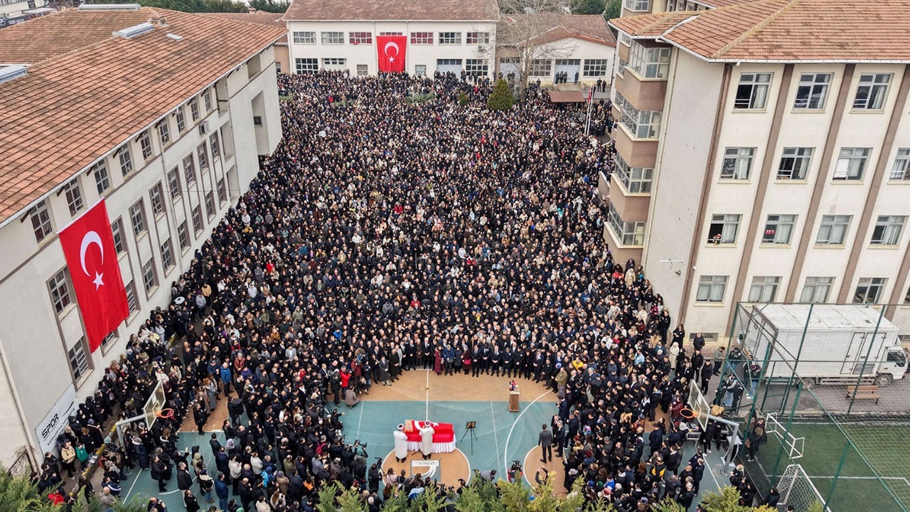 Foto - Öğrencisi tarafından öldürülen Fatma Nur öğretmen böyle uğurlandı