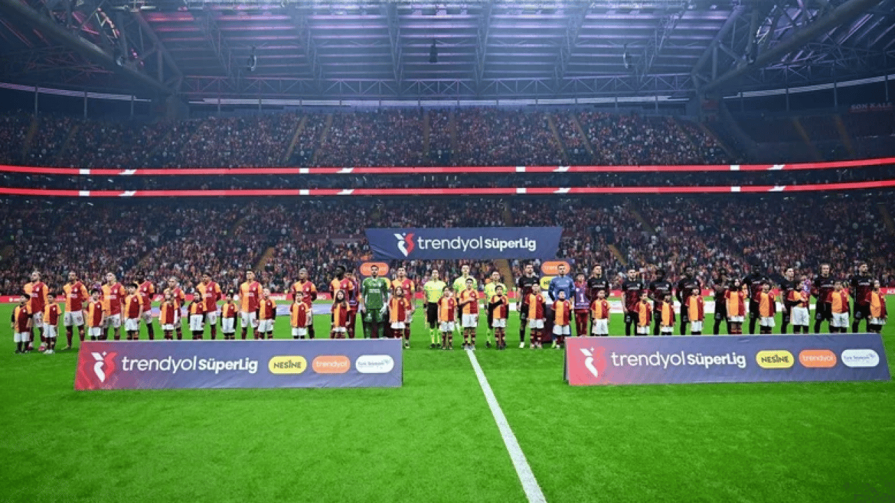 Foto - Okan Buruk 3 ismin üstünü çizdi! Galatasaray'da flaş ayrılık kararı