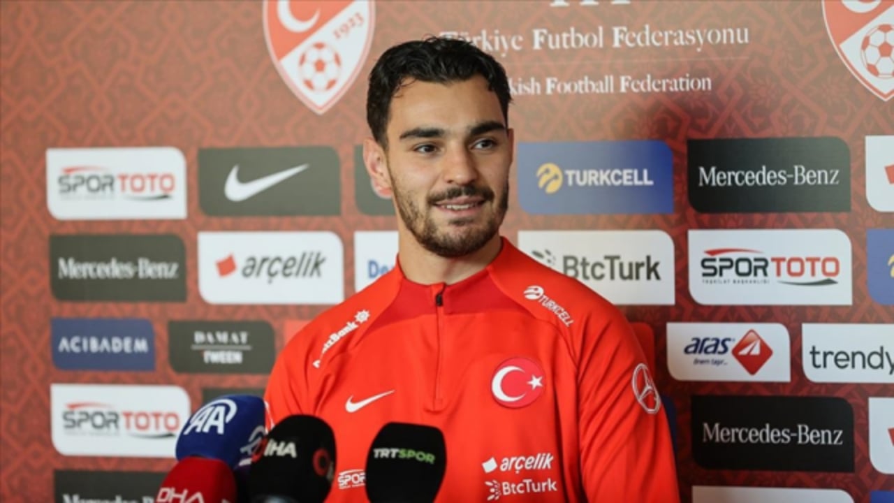 Foto - Okan Buruk kimsenin gözünün yaşına bakmıyor! Bir ismin daha kalemini kırdı! Yeni takımı olay oldu