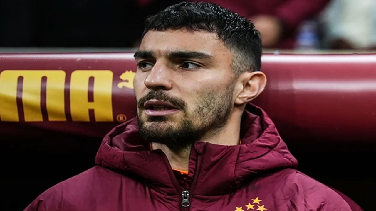 Foto - Okan Buruk kimsenin gözünün yaşına bakmıyor! Bir ismin daha kalemini kırdı! Yeni takımı olay oldu
