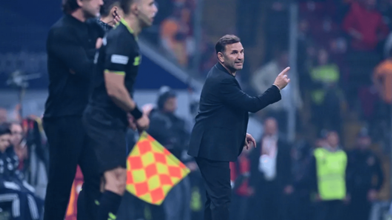 Foto - Okan Buruk yine yaptı yapacağını! Ne zaman puan kaybetse olay çıkartıyor! Hakemin elini sıkmamak da neyin nesi...