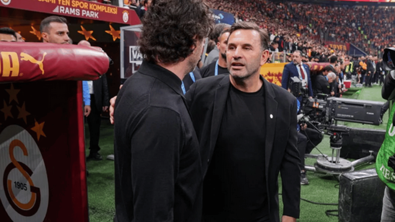 Foto - Okan Buruk yine yaptı yapacağını! Ne zaman puan kaybetse olay çıkartıyor! Hakemin elini sıkmamak da neyin nesi...