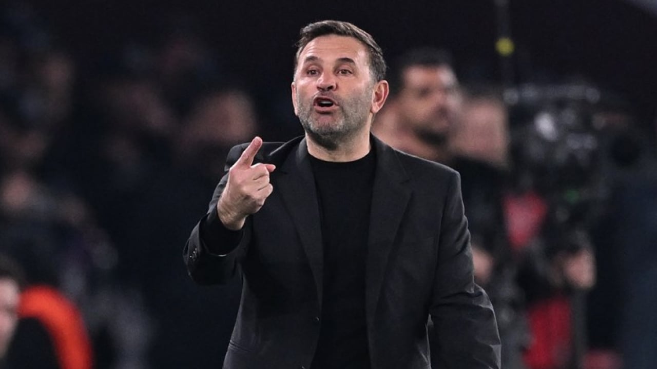 Foto - Okan Buruk'a fiziksel temas mı? Bu dedikodu giderek yayılmaya başlandı şimdi de...