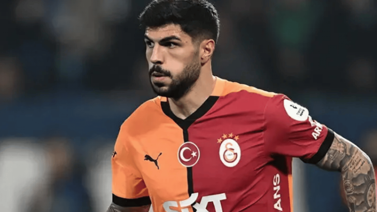 Foto - Okan Buruk'tan şaşırtan "sol bek" kararı! Hiç kimse bunu beklemiyordu: Taraftar bile şokta...