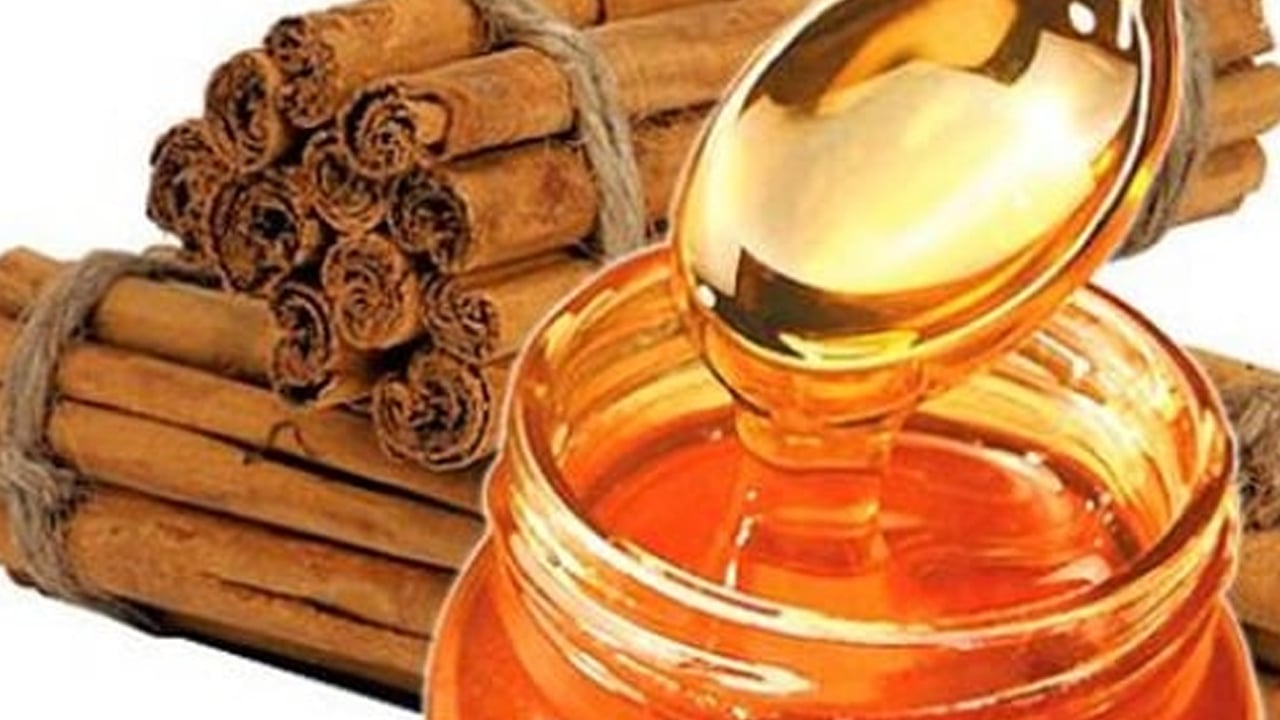 Öksürük, balgam ,hırıltının kökünü kazıyor, ister çayını yapın ister kaşık kaşık yiyin! Doğal şifa: Zencefil, tarçın, bal karışımı çay