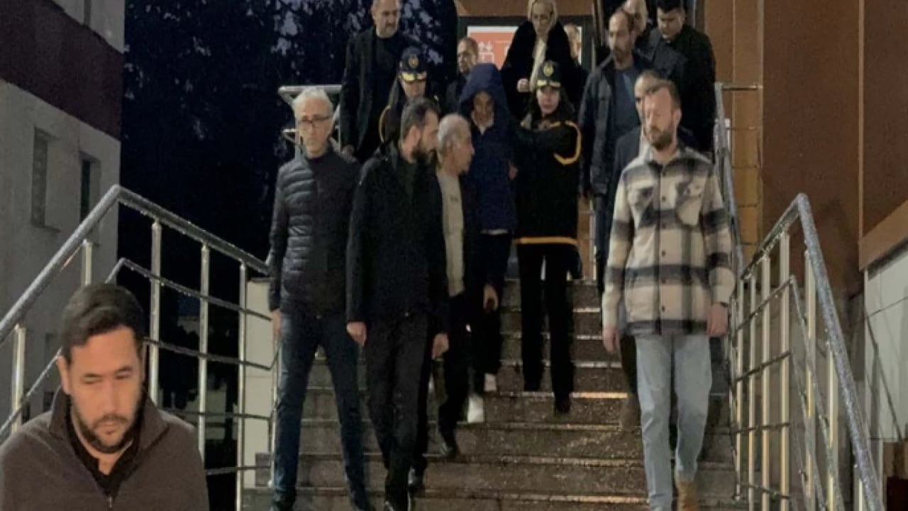 Foto - Annesini öldürmekten tutuklanmıştı: Güllü'nün kızının ifadesi ortaya çıktı!