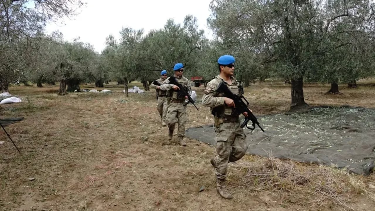 Foto - Olmayacak şey oldu! Bir zamanlar fakir yemeğiydi, şimdi komandolar başında nöbet tutuyor