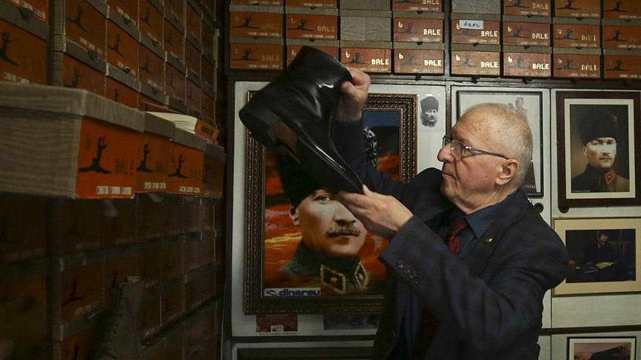 Foto - Olmayacak şey oldu! Türkiye'nin ünlü ayakkabıcı kepenk indirdi, bir dönem resmen kapandı