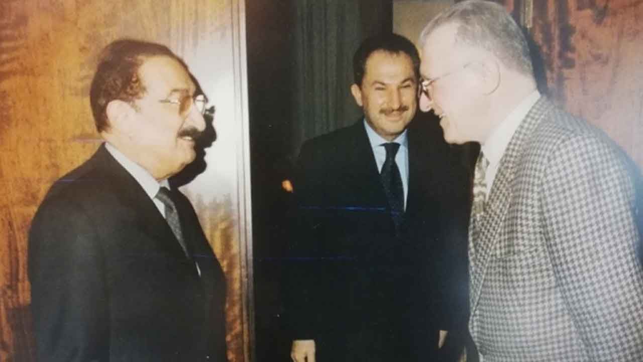 Foto - Olmayacak şey oldu! Türkiye'nin ünlü ayakkabıcı kepenk indirdi, bir dönem resmen kapandı