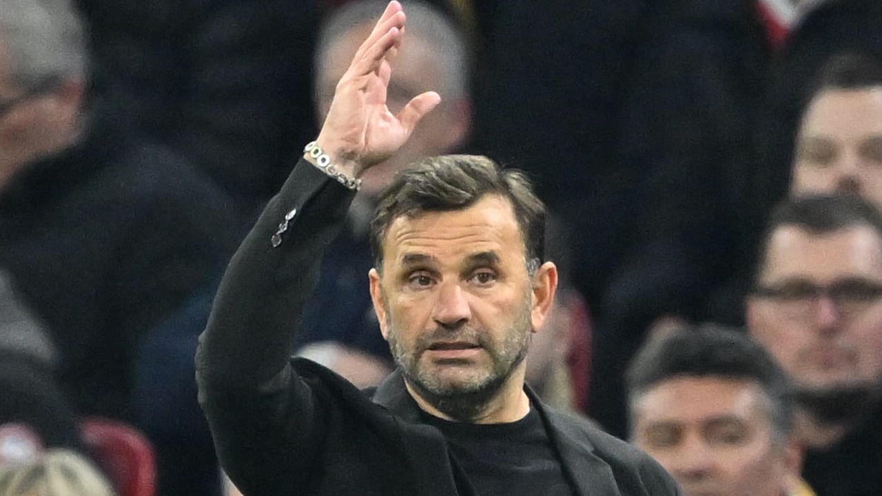 Foto - Olmayacak şey oldu yine: O ismi gündeme aldı, yer yerinden oynadı... alatasaray 17 