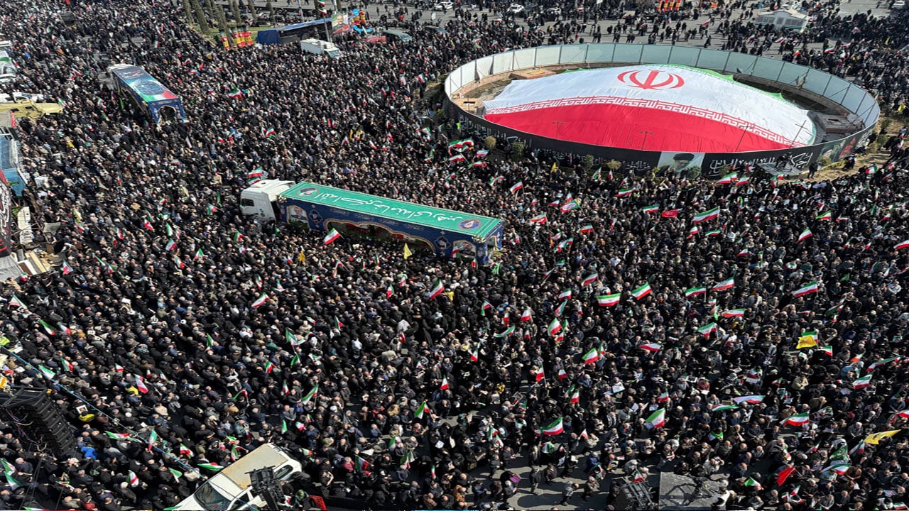 Foto - On binlerce İranlı cenaze törenine akın etti: İran Laricani’yi uğurladı