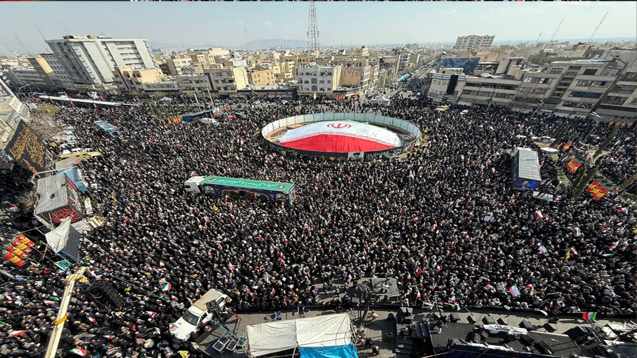 Foto - On binlerce İranlı cenaze törenine akın etti: İran Laricani’yi uğurladı