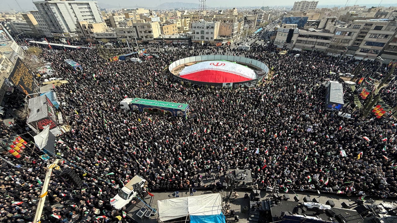 Foto - On binlerce İranlı cenaze törenine akın etti: İran Laricani’yi uğurladı