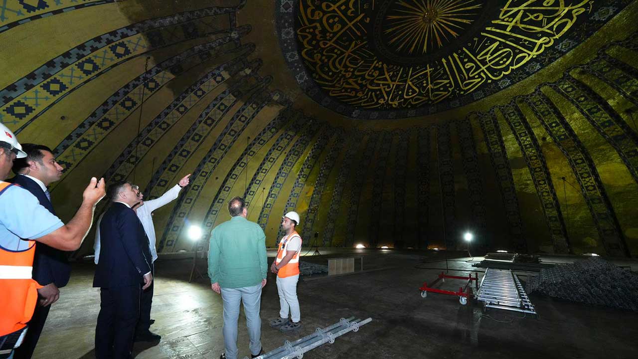 Foto - Önce İsrail’i hoplattı şimdi ise Bizans torunlarını... Bakan Çiftçi'den anlamı derin ziyaret
