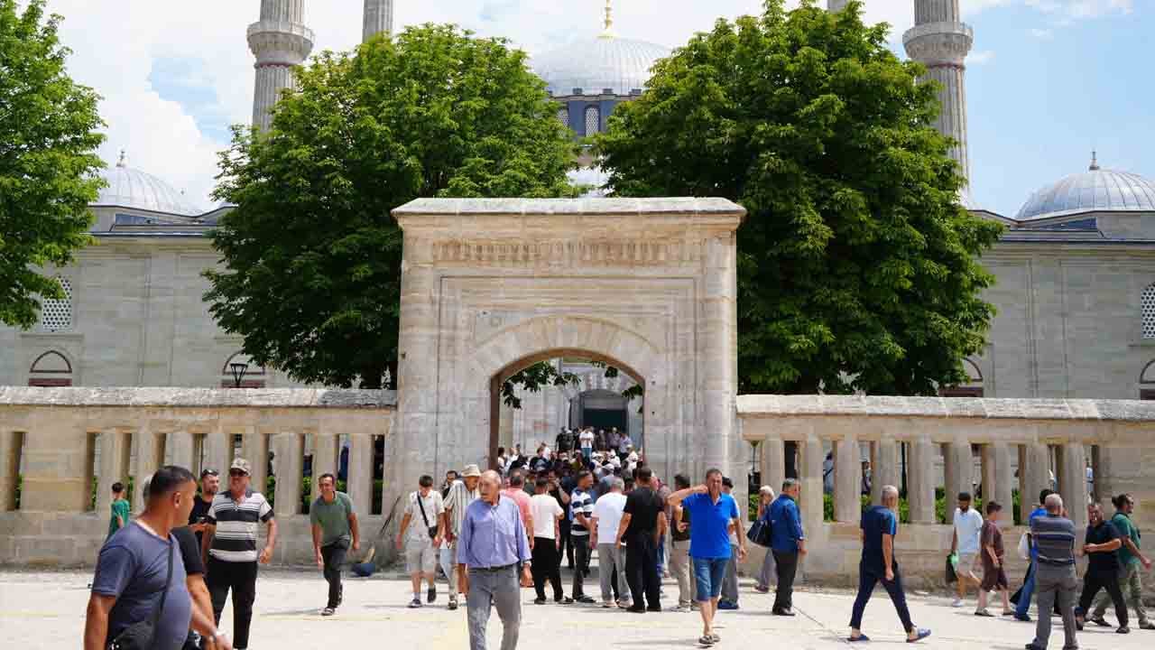 Foto - Önce saf tuttular, şimdi sıra er meydanında! Pehlivanların ilk durağı Selimiye oldu