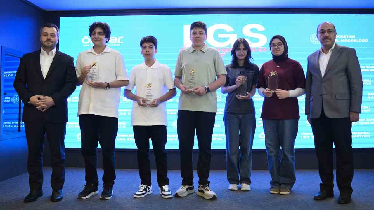 ÖNDER'de şampiyonlar zirvesi: LGS birincisi İmam Hatipliler bir arada
