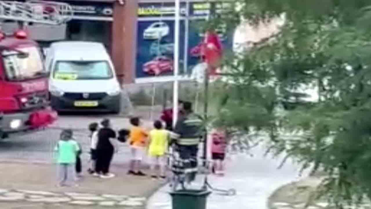Foto - Onların yaptığını bile yapamayanlar var: Miniklerin Türk bayrağı ile imtihanı