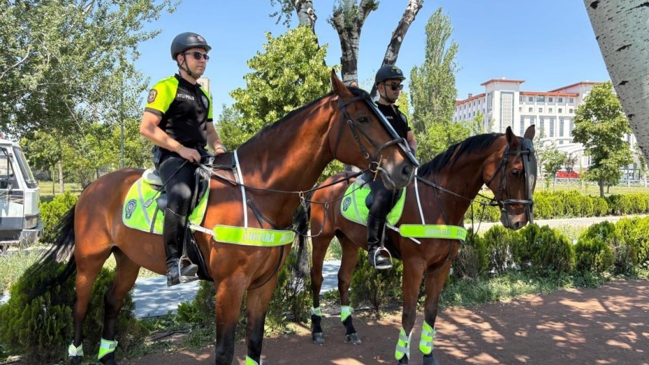 Foto - Önlemler üst seviye çıkarıldı Zirve öncesi atlı polisler devriye attı