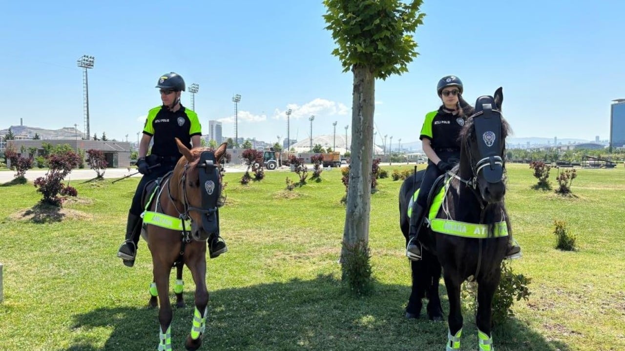 Foto - Önlemler üst seviye çıkarıldı Zirve öncesi atlı polisler devriye attı