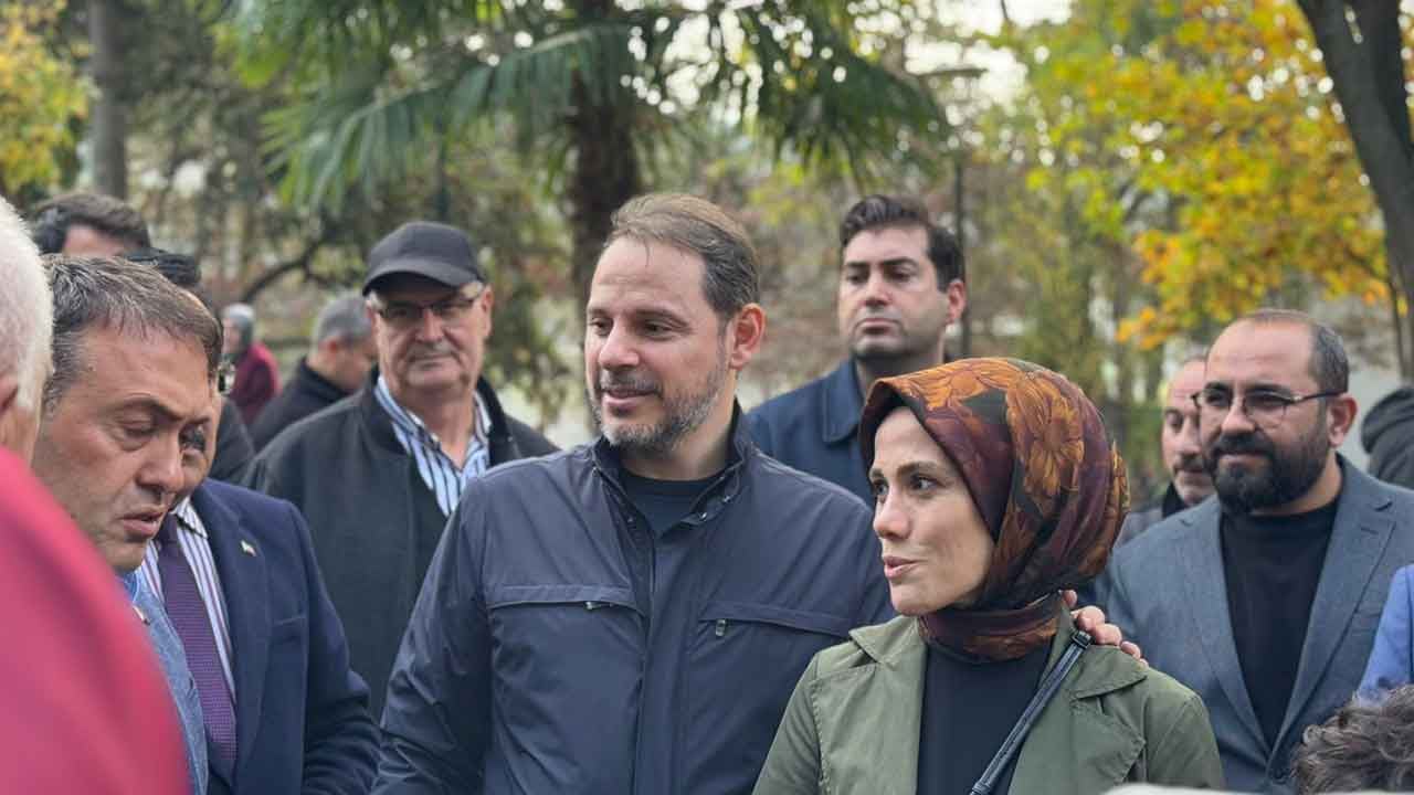 Foto - Onu gören telefonlarına sarıldı! AK Parti'den Berat Albayrak açıklaması