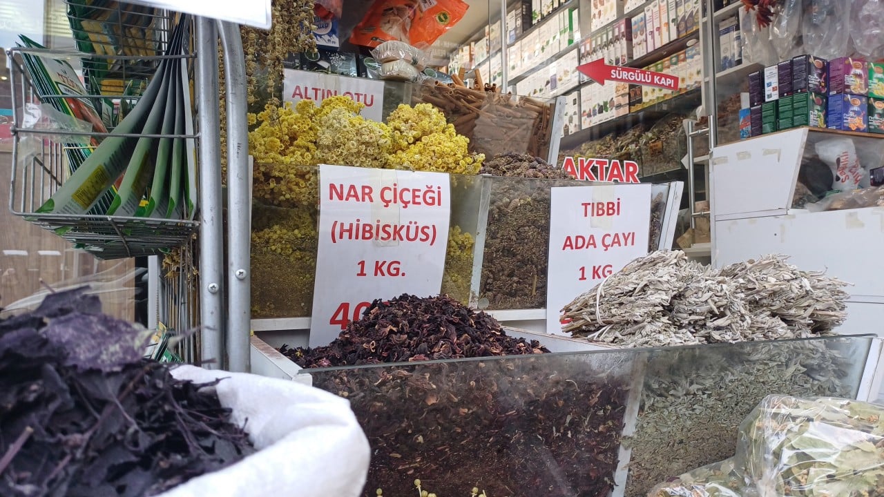 Foto - Onun ismi artık tüm aktarlarda geçti! Grip ve geçmeyen öksürüğe akgünlük sakızı tavsiyesi