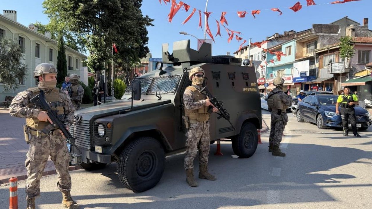 Önüne bak tartışması polisi sokağa döktü
