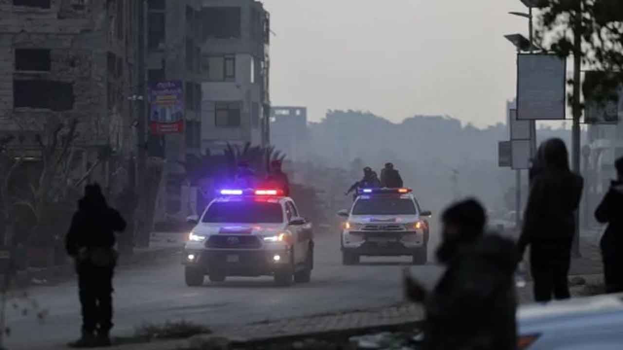 Foto - Operasyon başlar başlamaz Ahmed El Şara kameralar karşısına geçerek duyurdu: Kapıyı açıyoruz