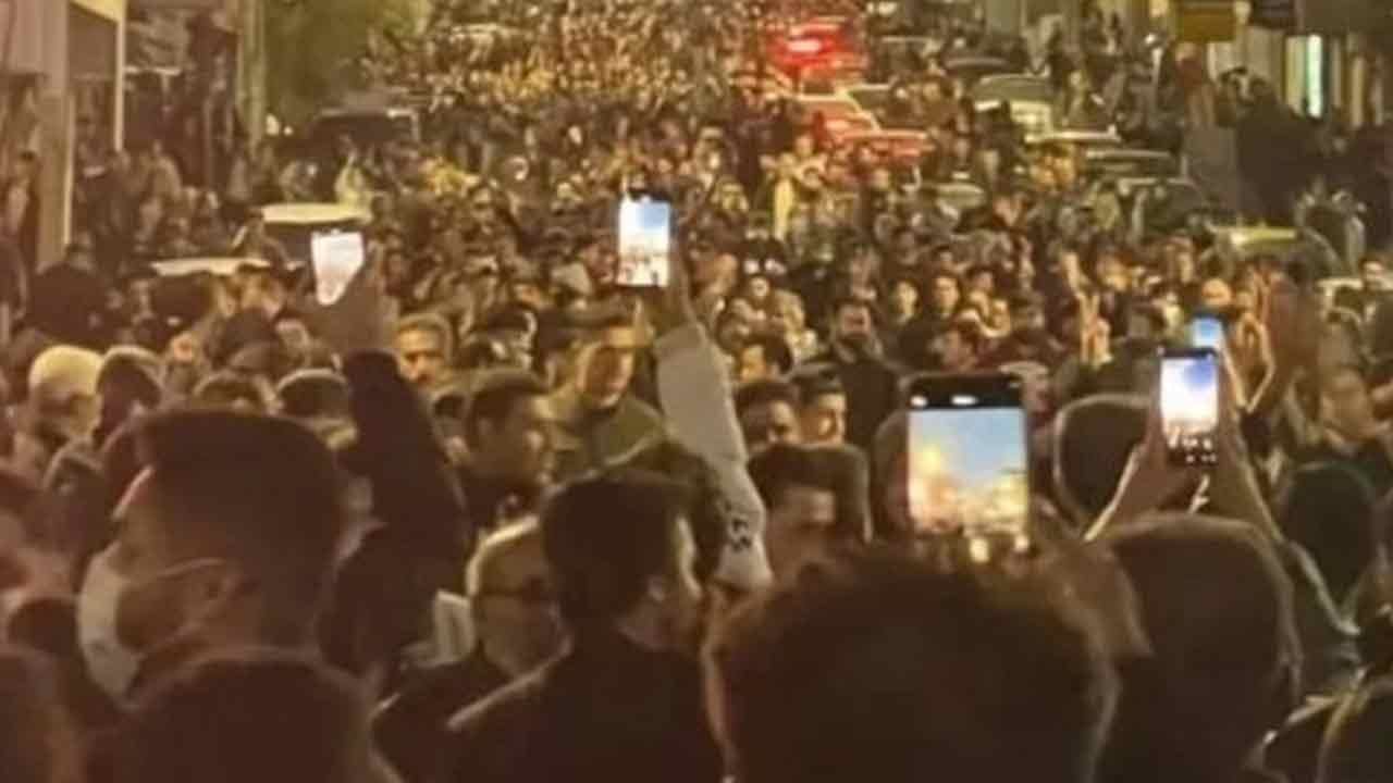 Foto - Ordu da topa girdi! İran Silahlı Kuvvetleri'nden gösterilere dair ilk açıklama