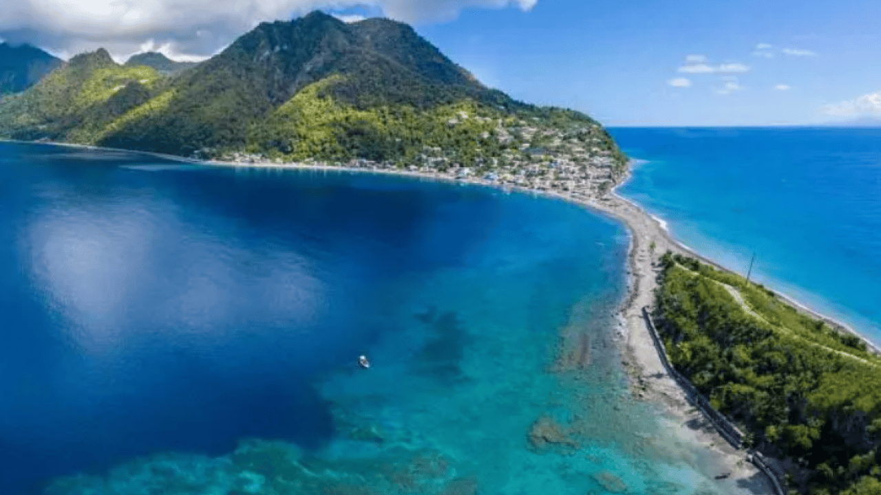 Foto - Güvenliği kızaklı köpekler sağlıyor: İşte ordusu olmayan ülkeler!