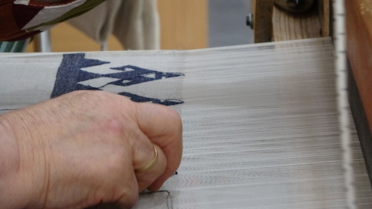 Foto - Organik kumaşa "Eli belinde" dokunuşu! Unutulan Osmanlı deseni geri döndü