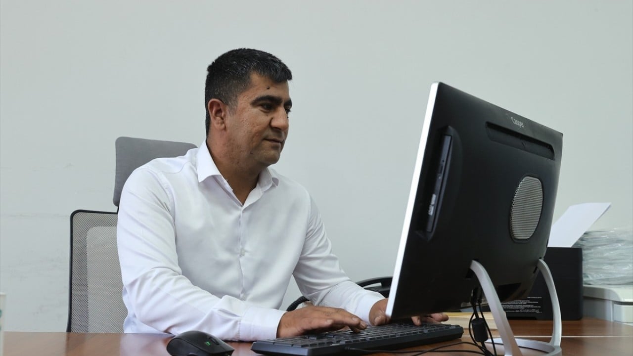 Foto - Örnek müezzin! Protez bacaklarıyla engel tanımıyor