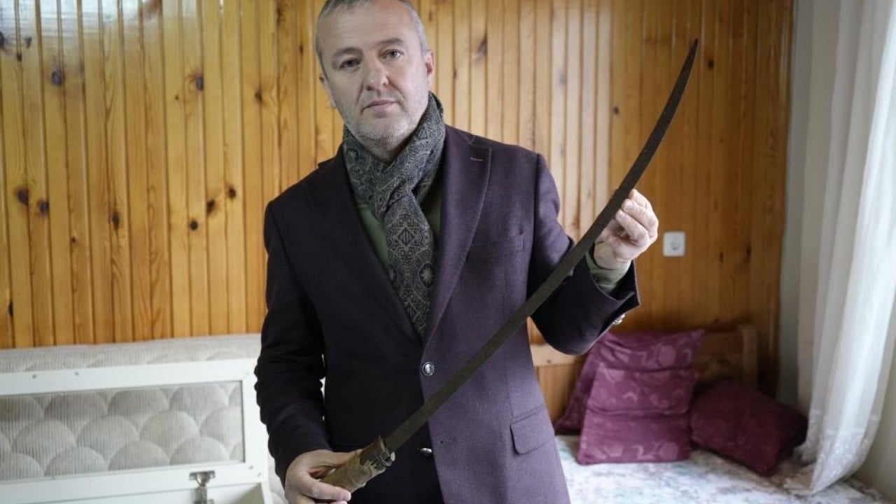 Foto - Orta Asya evliyalarından Güvenç Abdal'a ait! 700 yıllık emanet nesilden nesile korunuyor