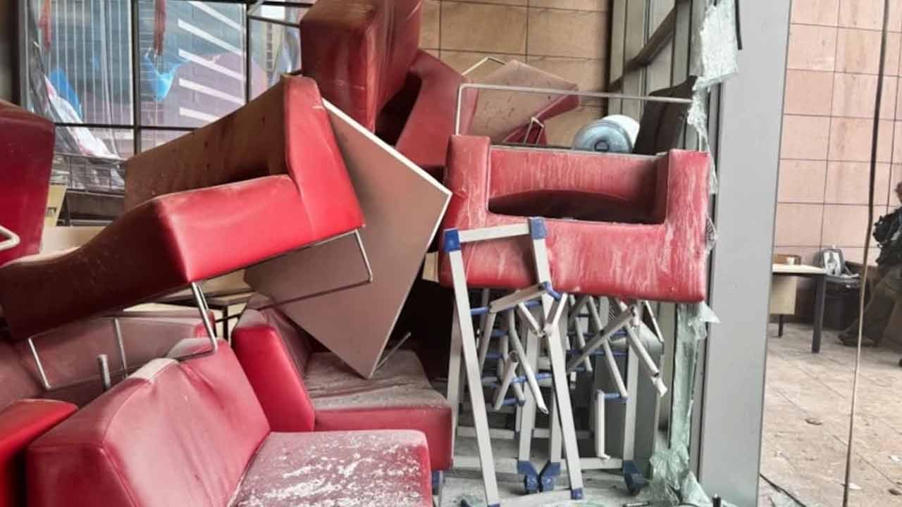 Foto - Ortalık savaş alanına döndü! CHP'lilerin bıraktığı enkaz gün ağarınca ortaya çıktı