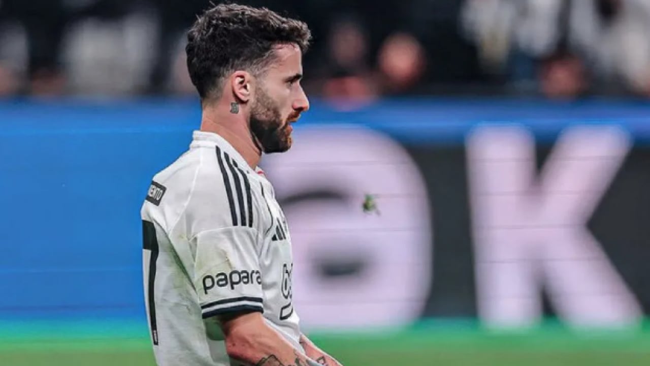 Foto - Ortalık toz duman oldu: Benfica taraftarlarından şok Rafa Silva tepkisi!