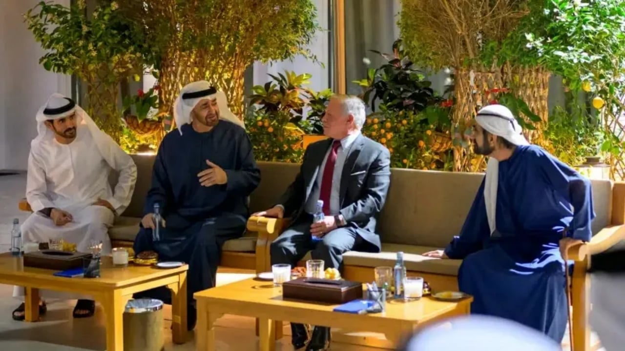 Foto - Oruç tartışması çıkaran zirve: İki Müslüman liderin su şişesi olay oldu