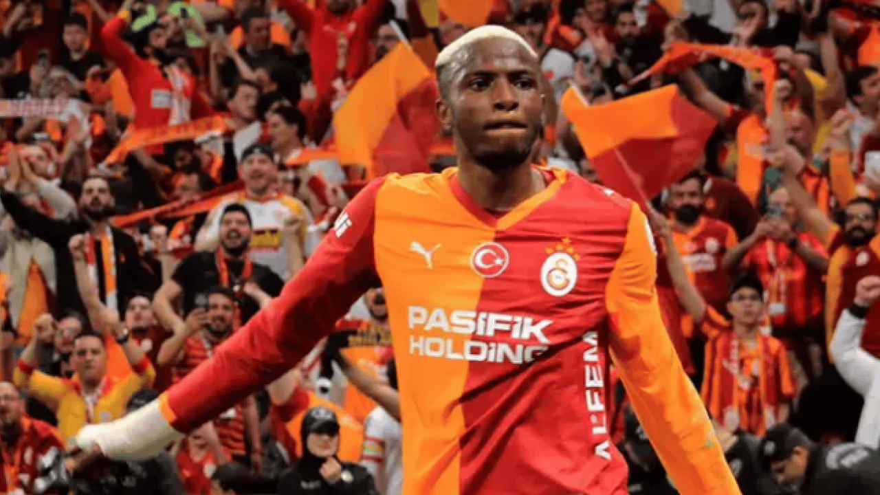 Foto - Osimhen hakkında flaş iddia: Mercedes şikayet etti! İtalya’da lüks cipi için karakolluk oldu