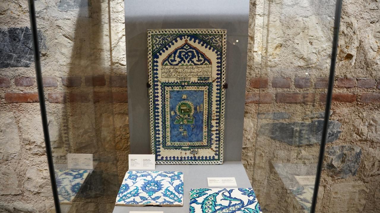 Foto - "Osmanlı Sultanlarının Sevdası: Kutsal Emanetler" sergisi Rami Kütüphanesi'nde açıldı