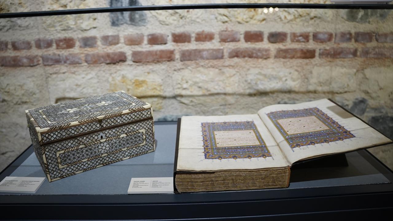 Foto - "Osmanlı Sultanlarının Sevdası: Kutsal Emanetler" sergisi Rami Kütüphanesi'nde açıldı