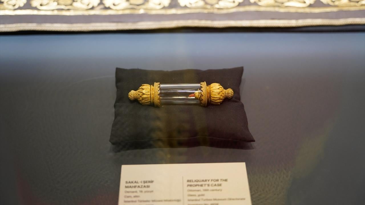 Foto - "Osmanlı Sultanlarının Sevdası: Kutsal Emanetler" sergisi Rami Kütüphanesi'nde açıldı